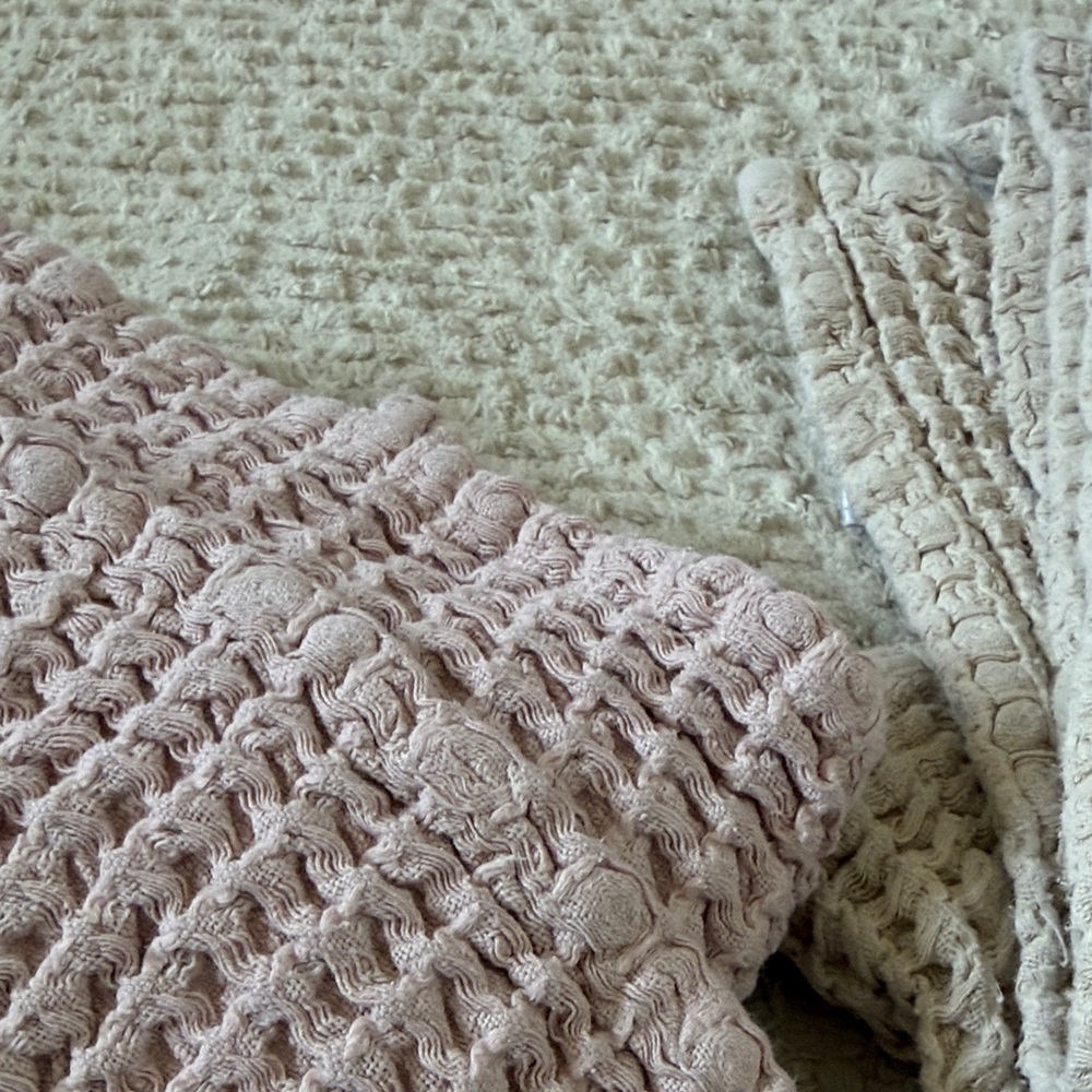 Waffle Knit Throw Blanket Set in Pink and Beige - Picture 4 of 8